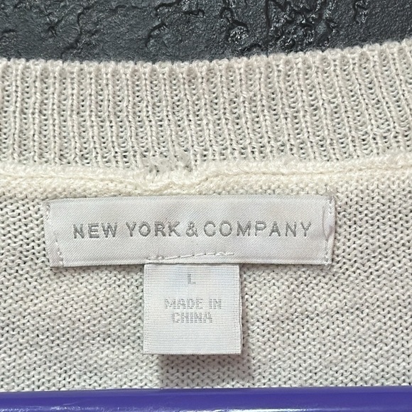 NEW YORK & COMPANY 3/4 Sleeve Women’s Silver Beaded Snow Flake Sweater Size L - Picture 4 of 10